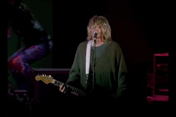 Kurt singing about school